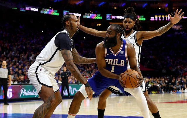 NBA季后赛首轮战罢火箭准星愈明显，哈登陷关键失准黑洞